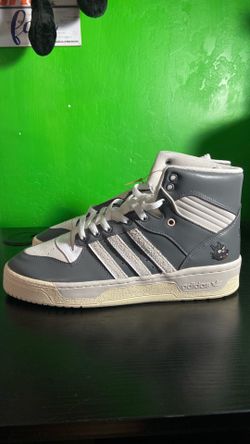 New adidas x The Simpsons shoes size 10 in men’s