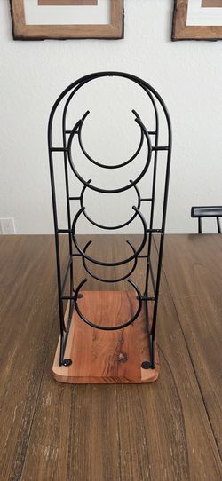 Wine bottle holder
