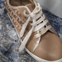 M K Shoes Six And A Half Size