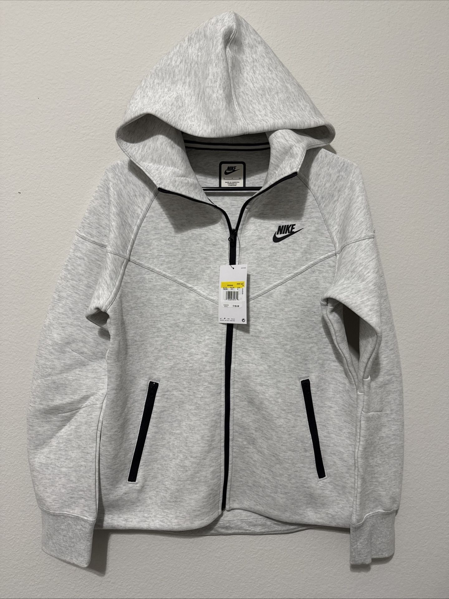 Nike Tech Fleece Windrunner Full-Zip Hoodie Grey/Black Women’s Small FB8338-013