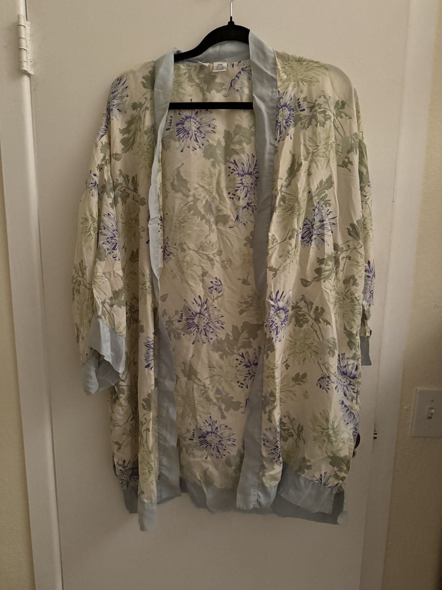 Eloise Anthropologie 100% Silk Kimono Robe
