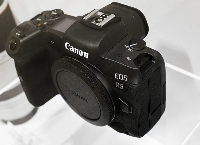 Canon EOS R5 Mirrorless Digital Camera ( VENMO ONLY)