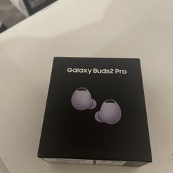 Unopened*Brand New Galaxy Buds2 Pro EarBuds with Matching Charging Case & Powerchord- White