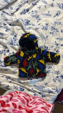 OLDNAVY REVERSIBLE PUFFER JACKET FOR BABY SIZE 6-12 Months
