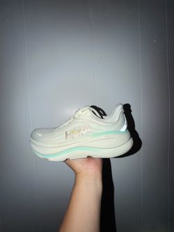 Women HOKA one Bondi 9 shoes