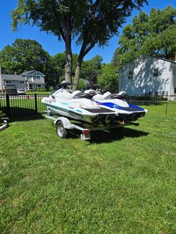 Brand: Yamaha Type: WaveRunner / personal watercraft Series: VX family Capacity: 1–3 riders Configuration: 3-person cruiser-style seat Color: White wi
