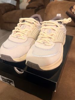 Mens shoes size 9.5