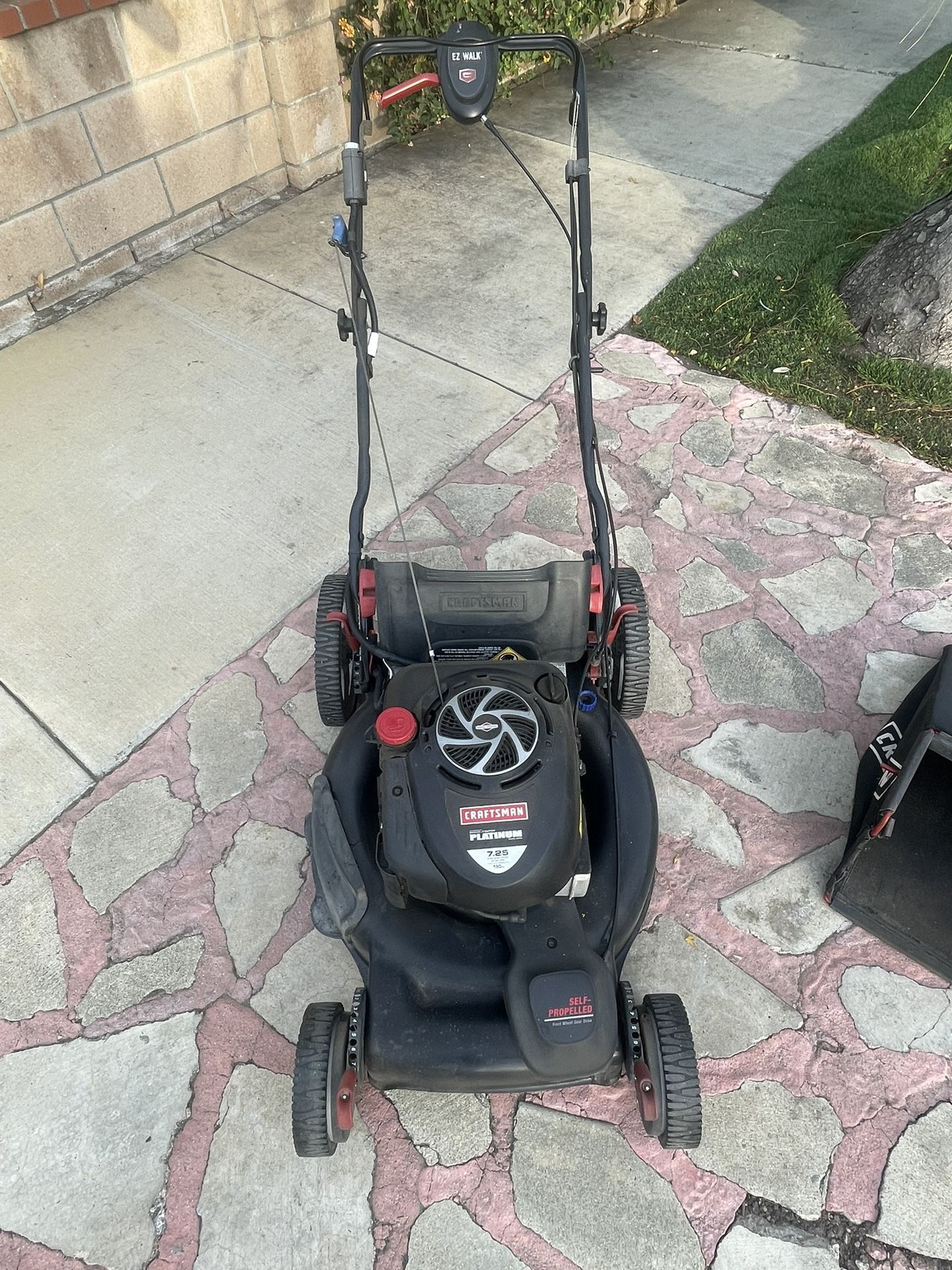 Craftsman Self-Propelled Gas Lawn Mower – Briggs & Stratton Platinum 7.25/Cortadora de Gasolina Craftsman Autopropulsada