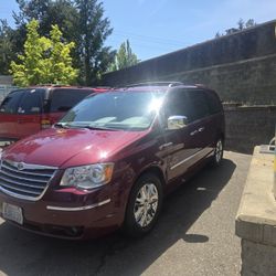 2008 Chrysler Town And Country Minivan