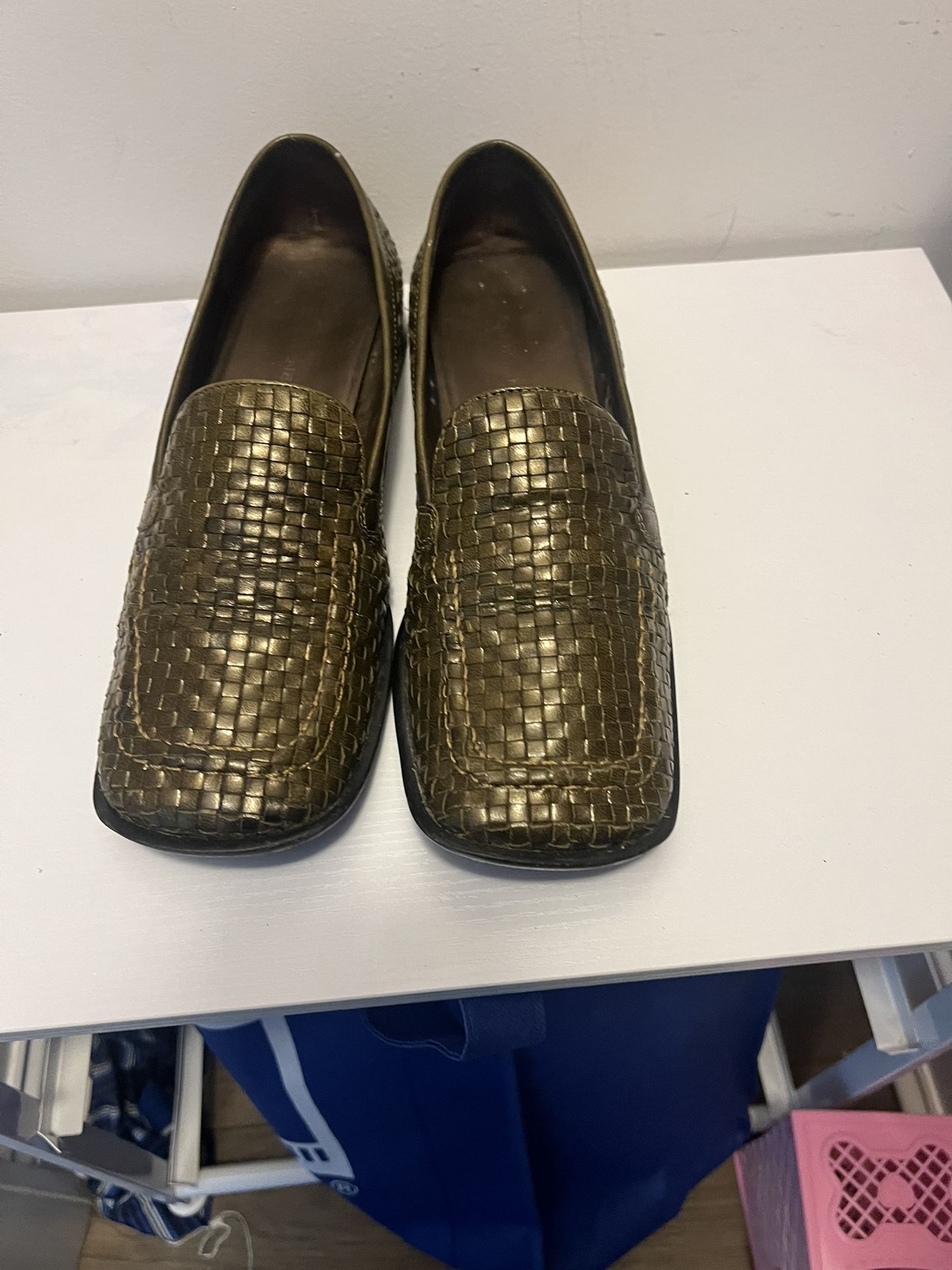 Woman Shoes Size 7 1/2 M
