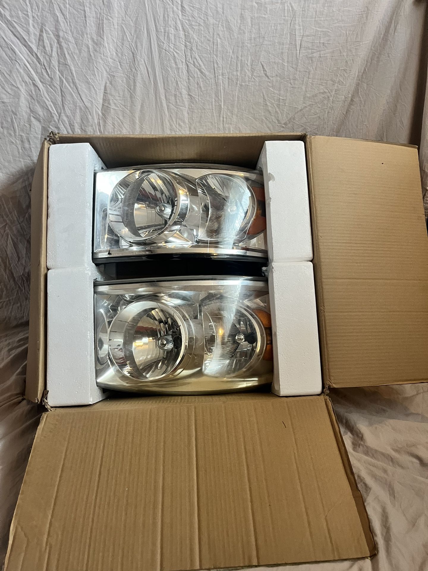 2006-2008 DODGE HEADLIGHTS
