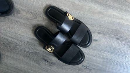 mk sandals size 9 women