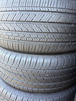 (2) 235/55R19 PAIR OF USED TIRES BRIDGETONE RUN FLAT 70% LIFE !!!