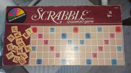 Vintage 1982 Scrabble game by  S E L C H O W N R I C H T E R  company Bayshore of New York made in USA