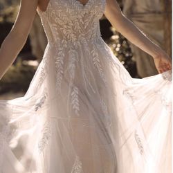 Madi Lane Wedding Dress (BLAISE, size 6)