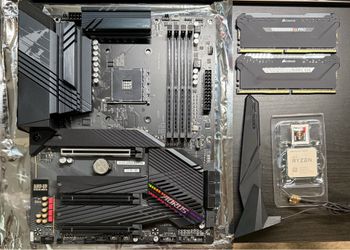 AMD Ryzen 7 5800X + Gigabyte X570S AORUS Elite AX + 32GB Corsair Vengeance RGB Pro Bundle