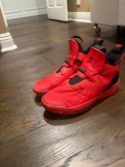 Air Jordan 33 'University Red
