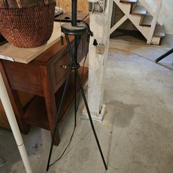 Photography Three Leged Light Holds2-60w