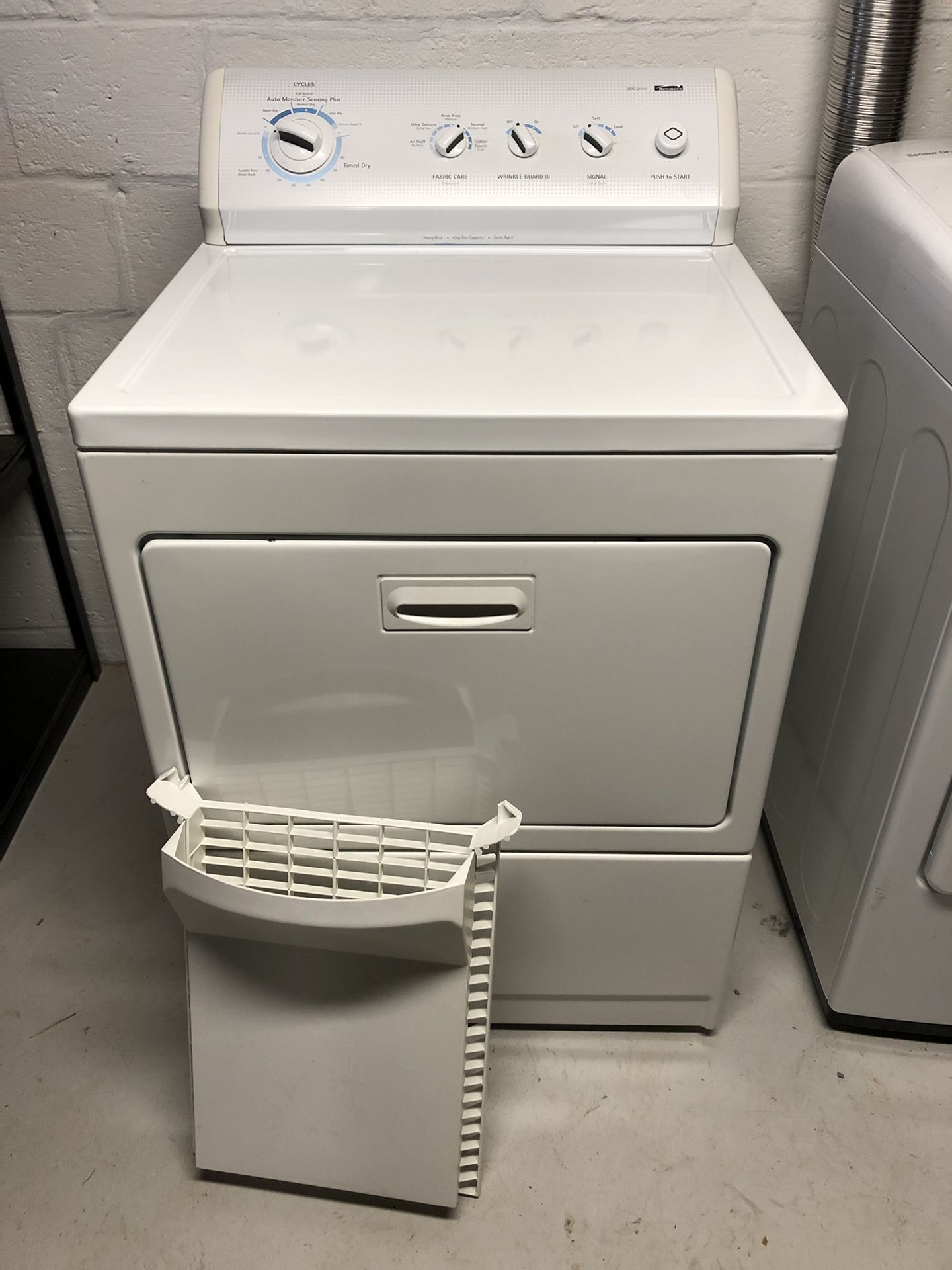Like New Kenmore 800 series Dryer with Dryer Rack