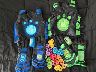Two Wild Kratts Creature Power Suit Sets– Blue & Green