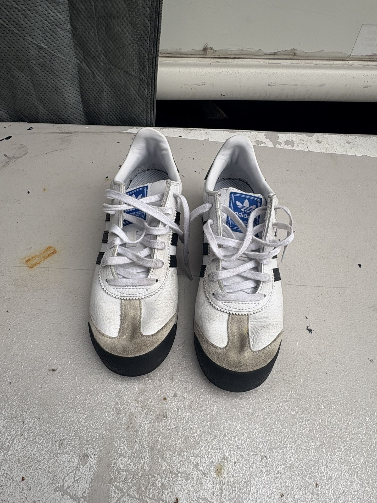 Adidas Samoa sneaker size 4.5