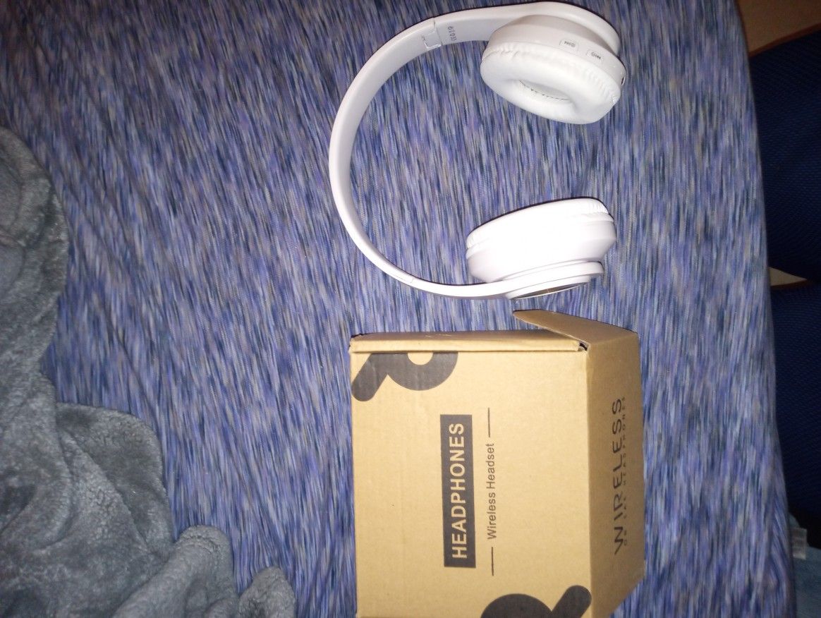 BRAND NEW WIRELESS HEADSET BLUETOOTH! HIGH QUALITY!