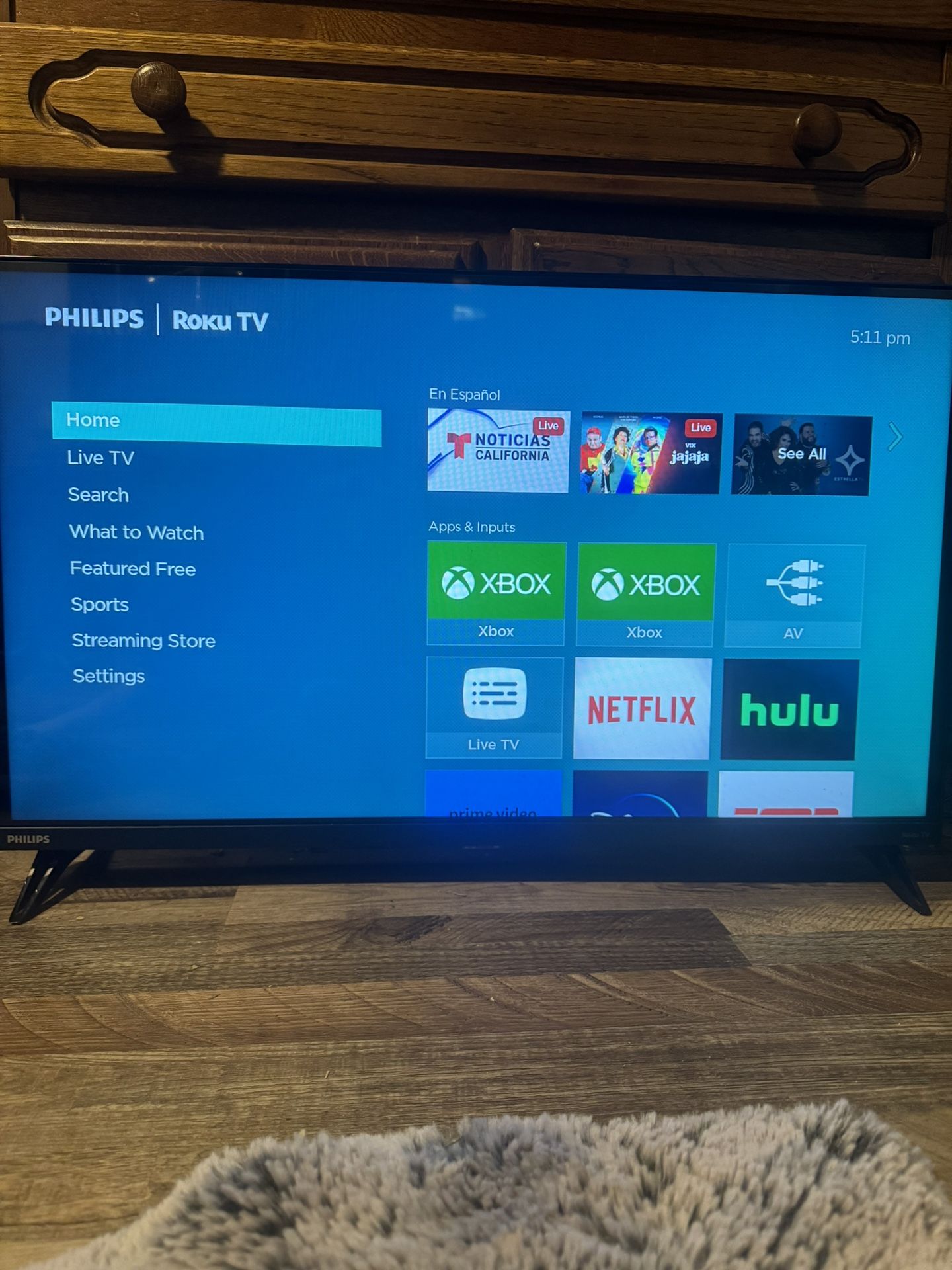 28 inch Phillips Roku Smart TV NEED GONE
