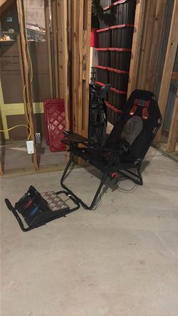 Next level racing gt lite cockpit comes with wheel and pedals