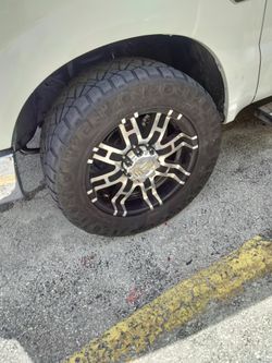 Black Rhino Off-Road Wheel & Tire – Excellent Condition