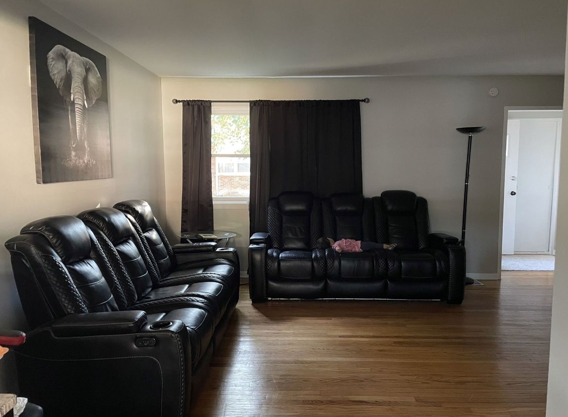 Black Leather Recliners