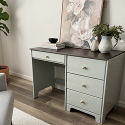Desk/Vanity - Newly Refinished ✨Free Delivery ✨ Framed art Included✨