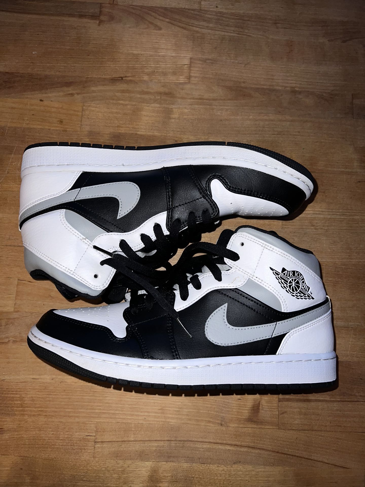 Jordan 1 Mids