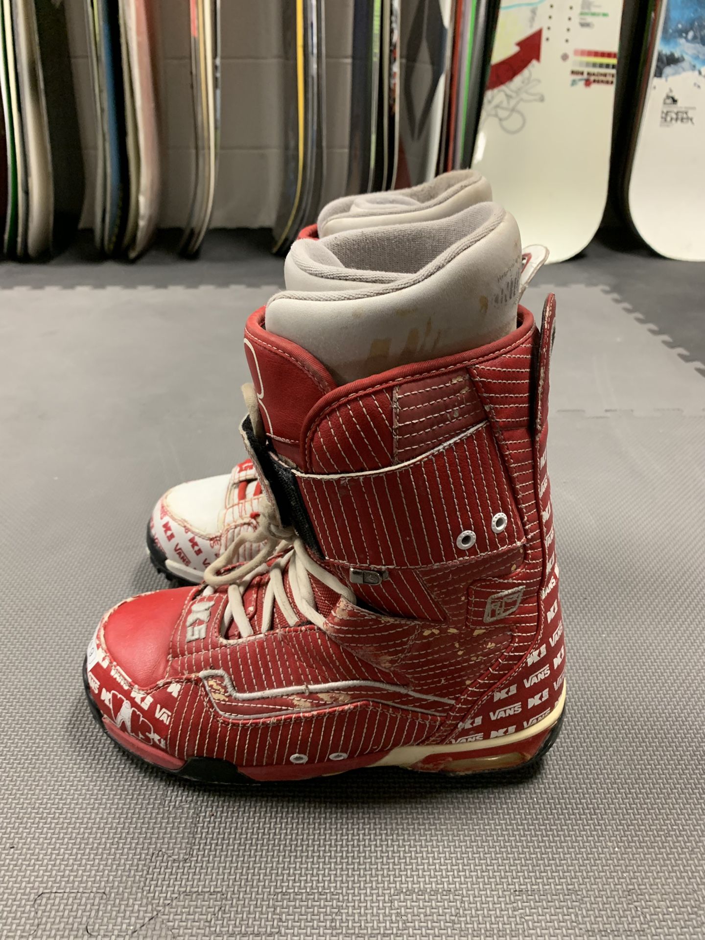 Vans Danny Kass size 9 snowboard boots with warranty for