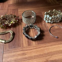 Bracelets 6 In Total Read Description 👇