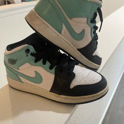 Jordan’s Teal N Black 