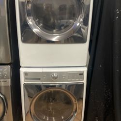 WASHER AND ELECTRIC DRYER 220V SET