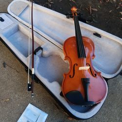 Violin 4/4 W/Case & Bow