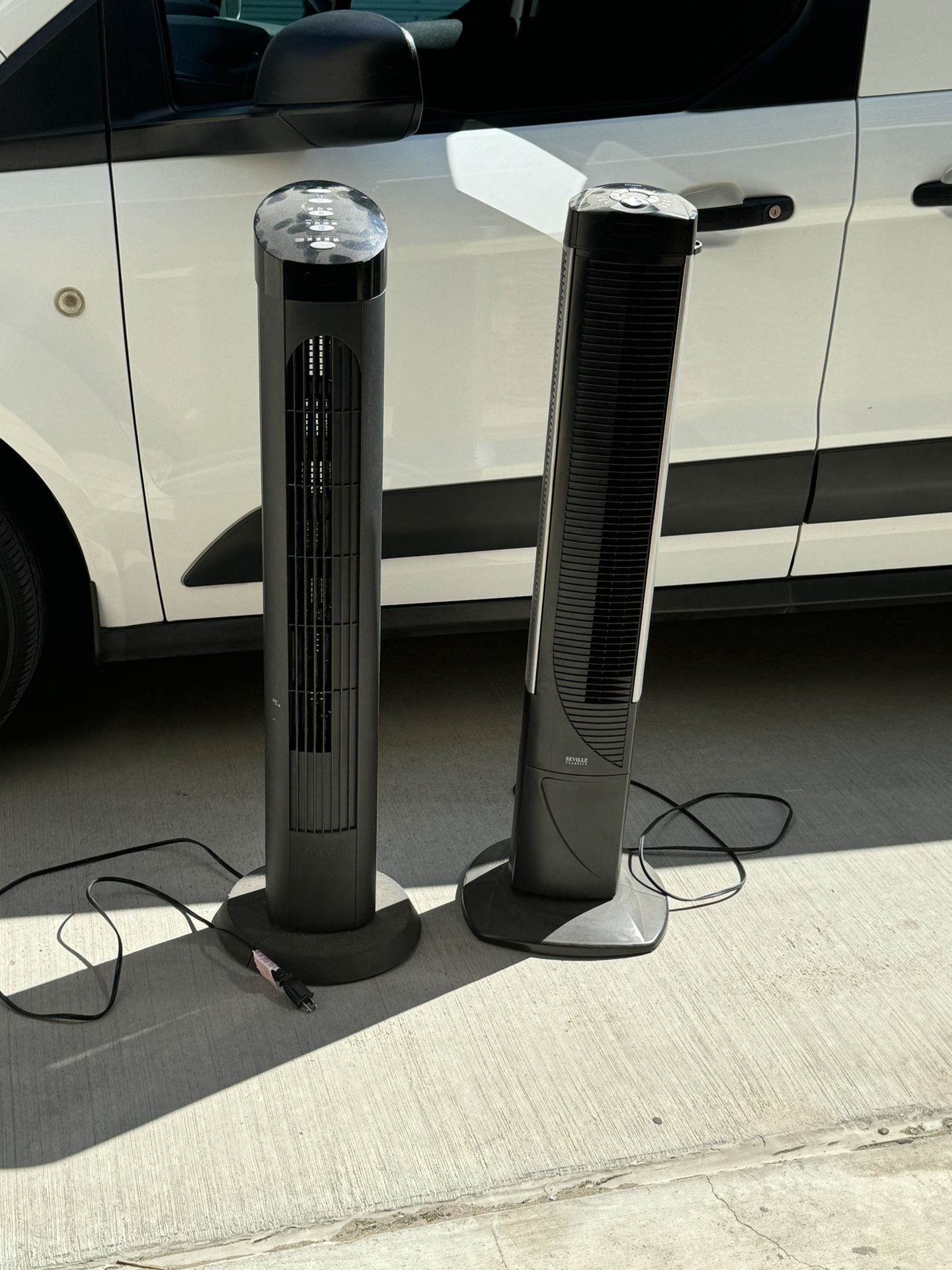 2 Tower Fans