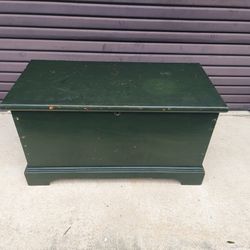 Antique 6 Board Chest  - Handmade Dovetails.
