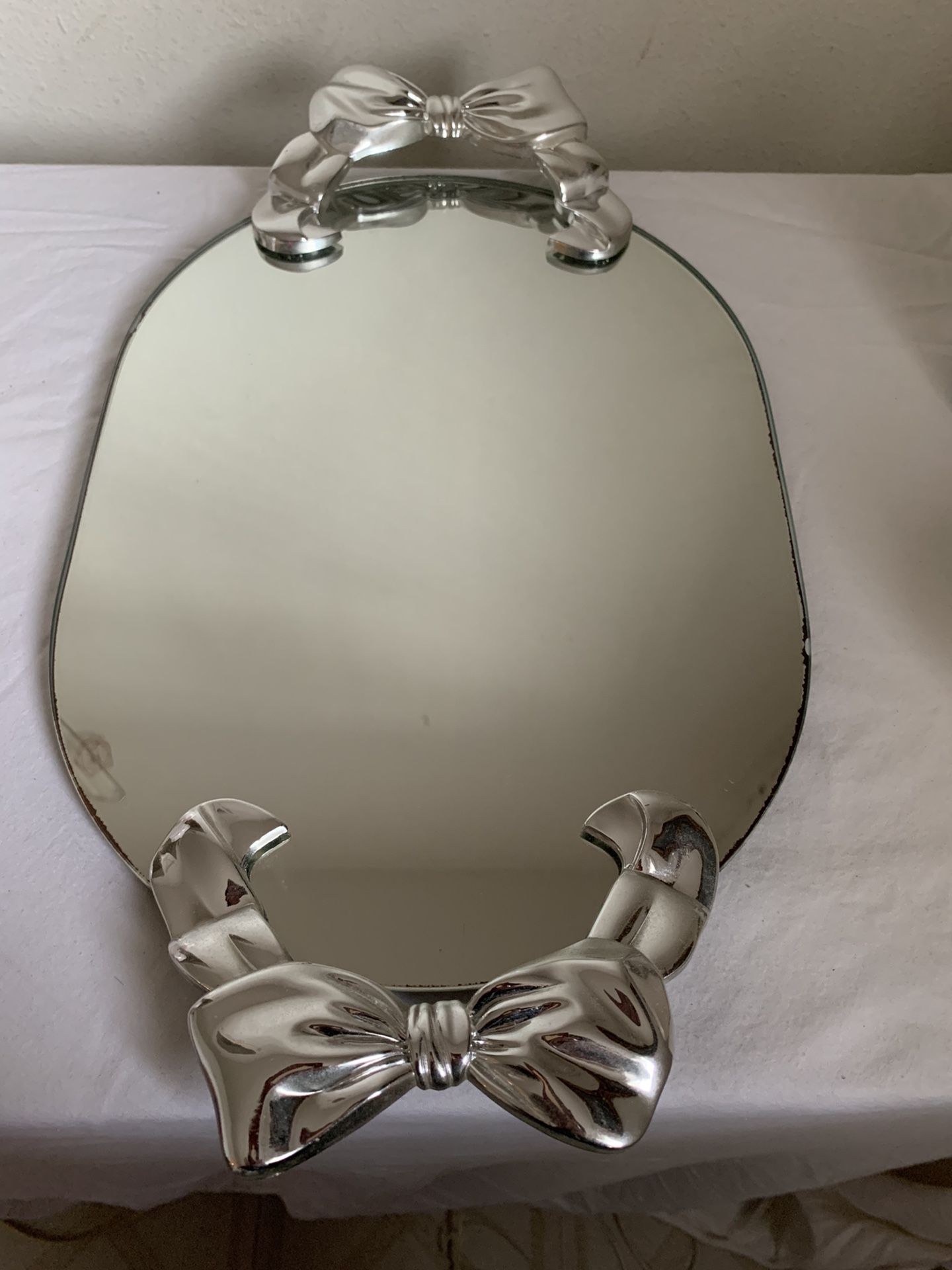Bow mirror