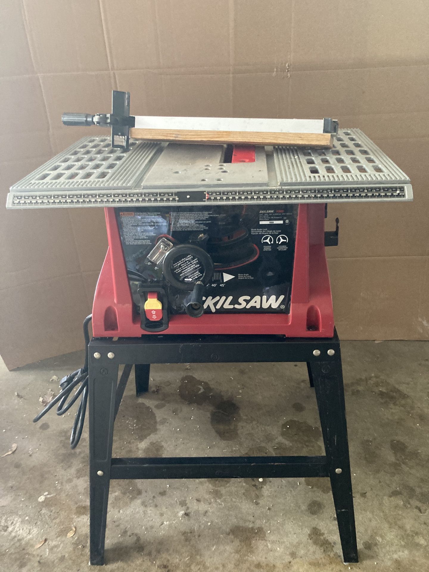 Used 10” Skilsaw With Stand