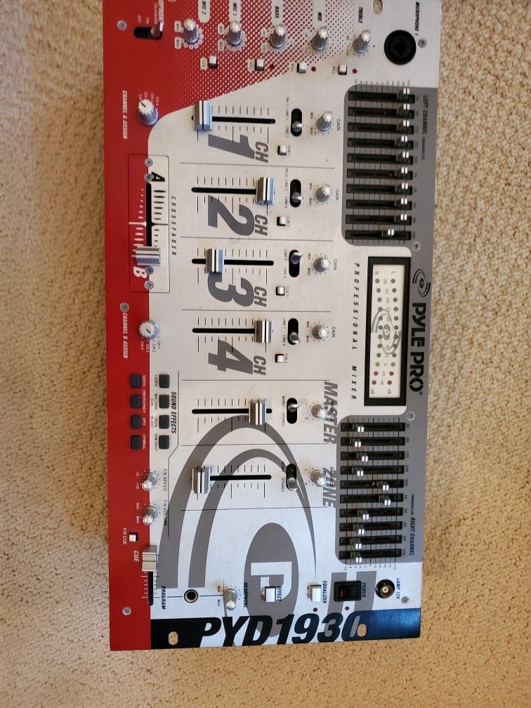 LIKE NEW CONDITION PYD1930 PYLE PRO