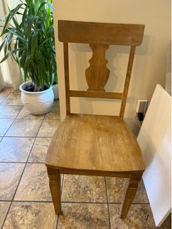 Pier 1 imports- set of 4 Dining chairs