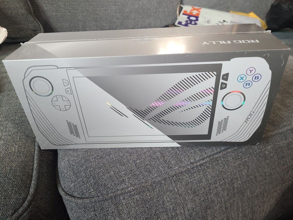 ASUS ROG ALLY 120hz AMD Z1 Extreme 512gb Storage