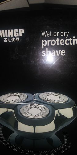 Man's electric shaver