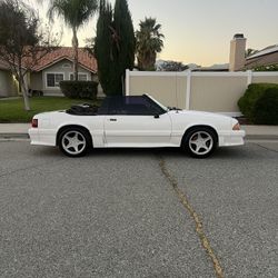 1990 Ford Mustang
