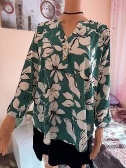 Women's long-sleeved blouse