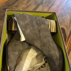 New antelope Grey Alma Boot, Fits Like Size 9