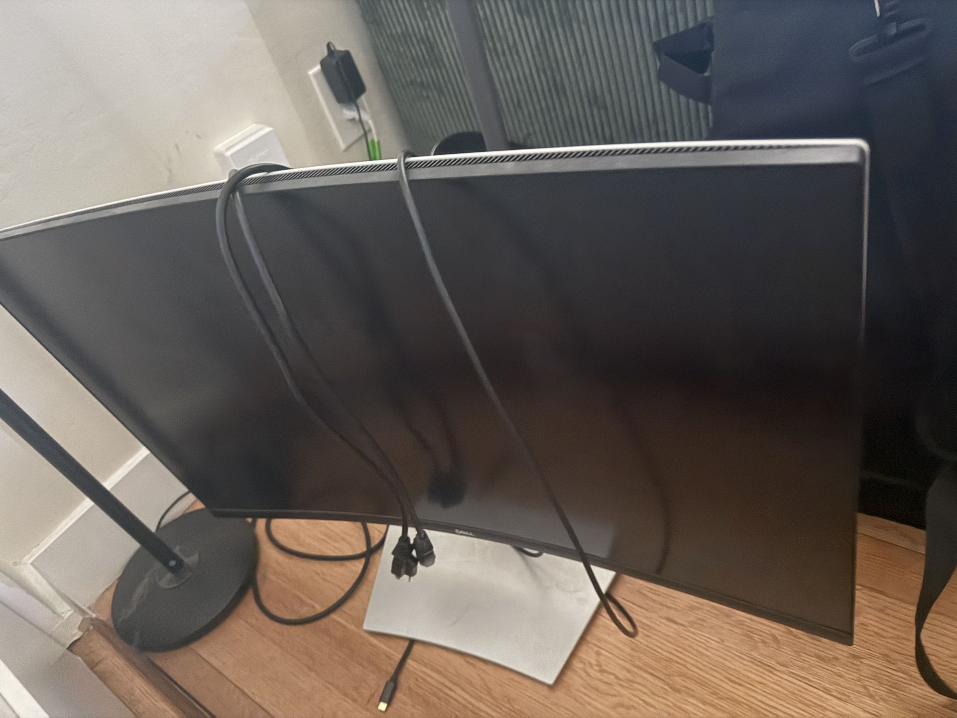 Dell S3221QS 32 Inch Curved 4K UHD (3840 x 2160), VA Ultra-Thin Bezel Monitor, 60Hz, 4MS Response Time, 90% DCI-P3, 99% sRGB, AMD FreeSync, HDMI, Disp