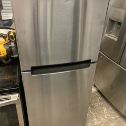 Whirlpool Refrigerator 24” X 60”